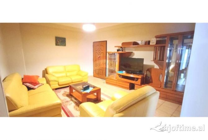 Shtepi me qera 2+1 ne Tirane - 550 Euro