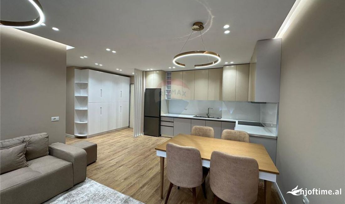 Shtepi me qera Apartament ne Tirane, 2+1, Mobilimi E mobiluar, Pagesa 1,200  Euro.