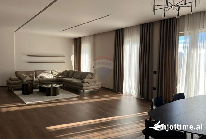 Shtepi me qera 3+1 ne Tirane - 2,400 Euro