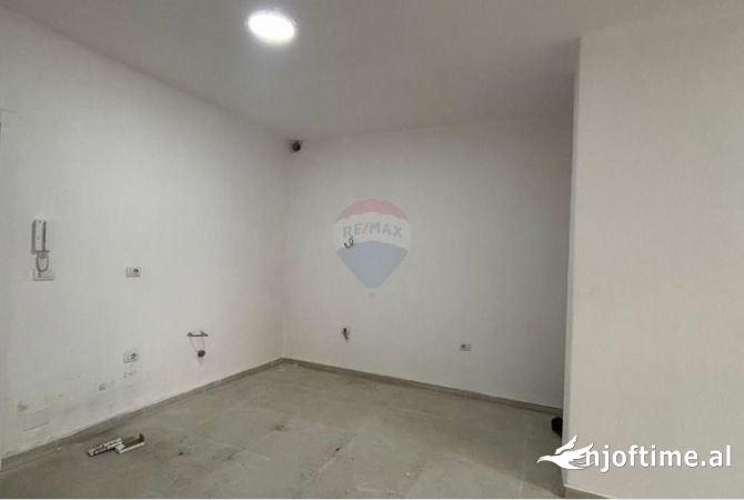 Ambient biznesi me qera 3+1 ne Tirane - 600 Euro