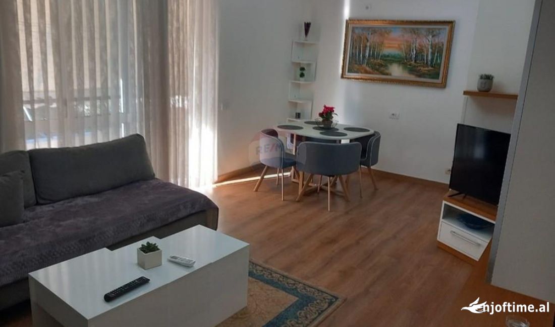 Shtepi me qera Apartament ne Tirane, 2+1, Mobilimi E mobiluar, Pagesa 650  Euro.
