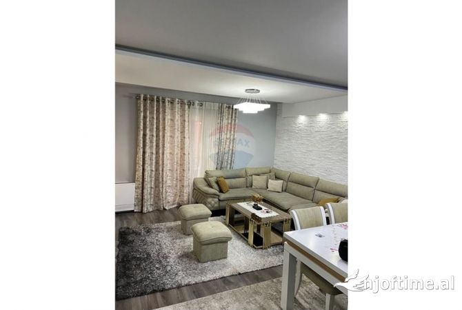 Shtepi me qera 2+1 ne Tirane - 700 Euro