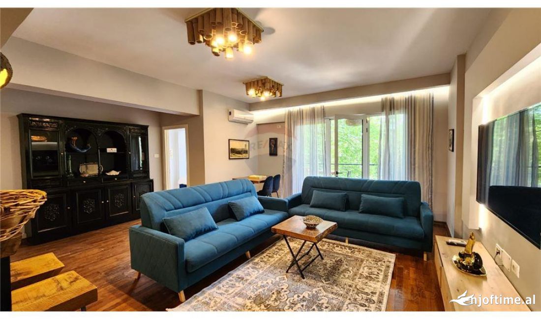 Shtepi ne shitje Apartament ne Tirane, 2+1, Mobilimi E mobiluar, Pagesa 185,000  Euro.