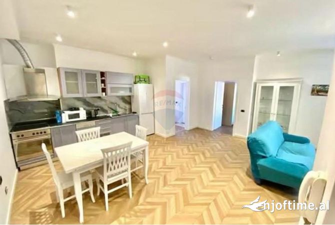 Shtepi me qera 2+1 ne Tirane - 800 Euro