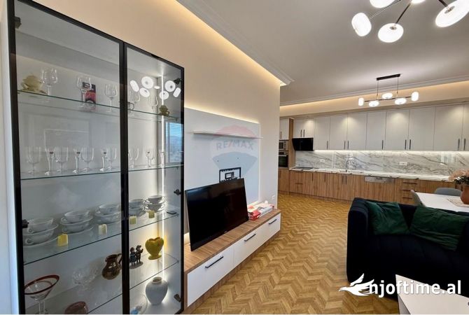 Shtepi me qera 2+1 ne Tirane - 700 Euro