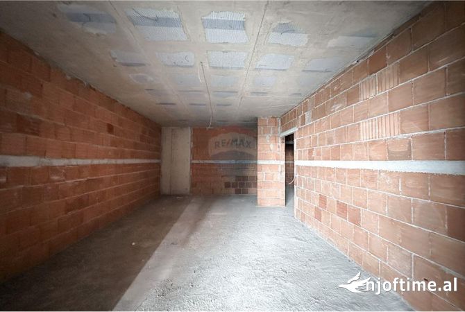 Shtepi ne shitje 1+1 ne Tirane - 90,000 Euro