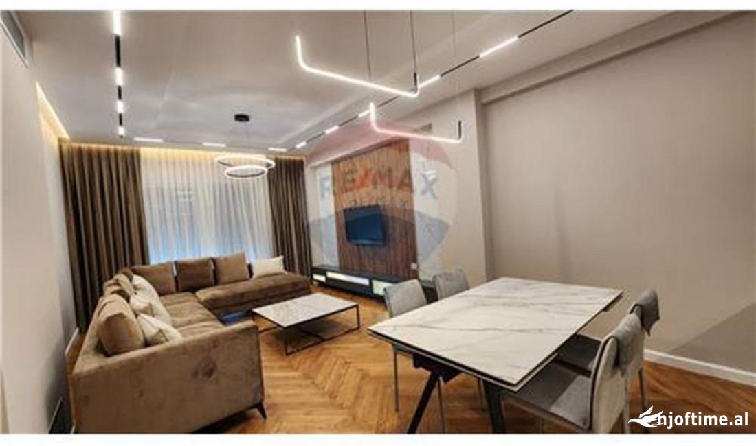 Shtepi me qera Apartament ne Tirane, 3+1, Mobilimi E mobiluar, Pagesa 2,500  Euro.