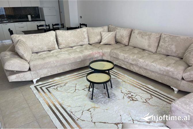 Shtepi me qera 2+1 ne Tirane - 450 Euro