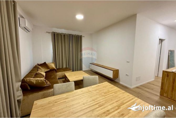 Shtepi me qera 2+1 ne Tirane - 800 Euro
