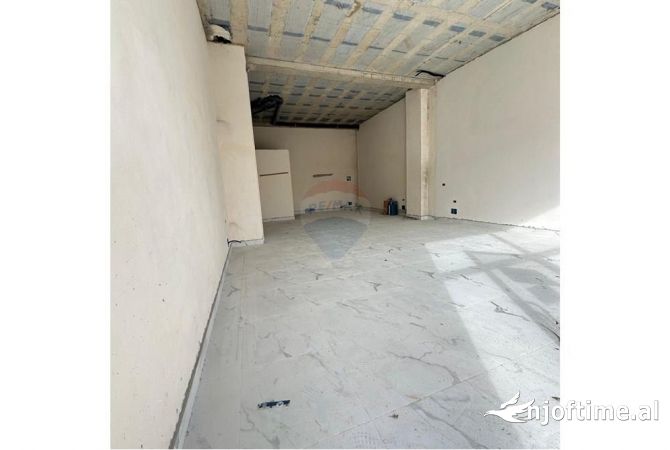 Ambient biznesi me qera 1+1 ne Tirane - 800 Euro
