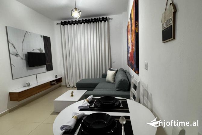 Shtepi me qera 1+1 ne Tirane - 60,000 Leke