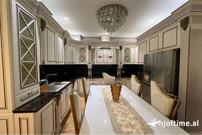 Shtepi me qera 3+1 ne Tirane - 1,600 Euro