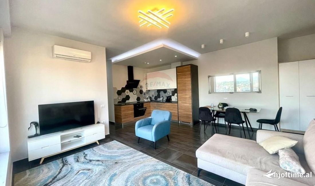 Penthouse (panoramic top floor) for rent in Tirana 2+1, Furnished