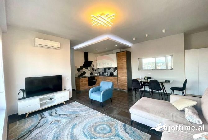 **PENTHOUSE 2+1 PER QERA - PAZARI RI**