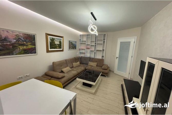 Shtepi me qera 2+1 ne Tirane - 650 Euro