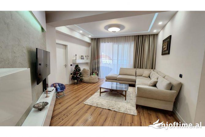 Shtepi me qera 2+1 ne Tirane - 800 Euro