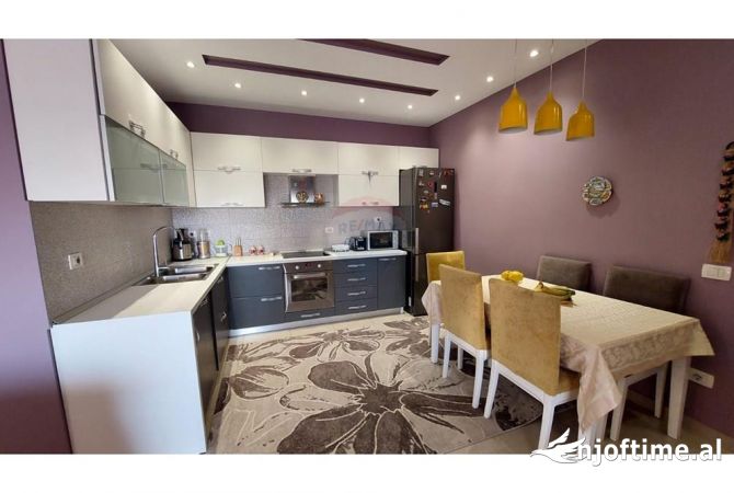 Apartament 2+1 per qira prane Fakultetit Ekonomik