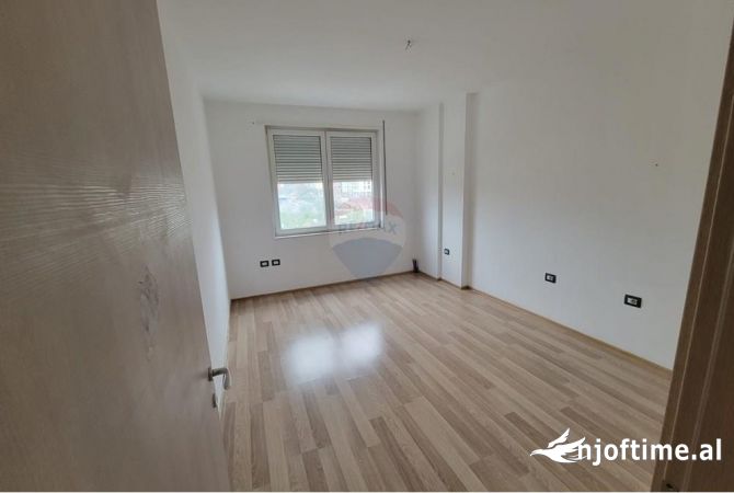 Shtepi me qera 2+1 ne Tirane - 450 Euro