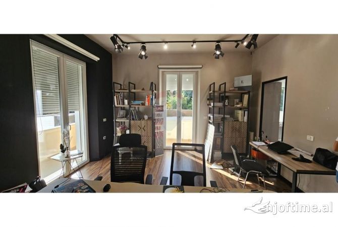 Ambient biznesi me qera 3+1 ne Tirane - 1,700 Euro