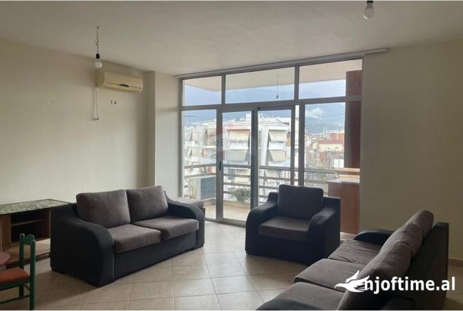 Shtepi me qera 2+1 ne Tirane - 400 Euro