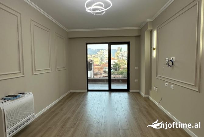 Ambient biznesi me qera 3+1 ne Tirane - 800 Euro