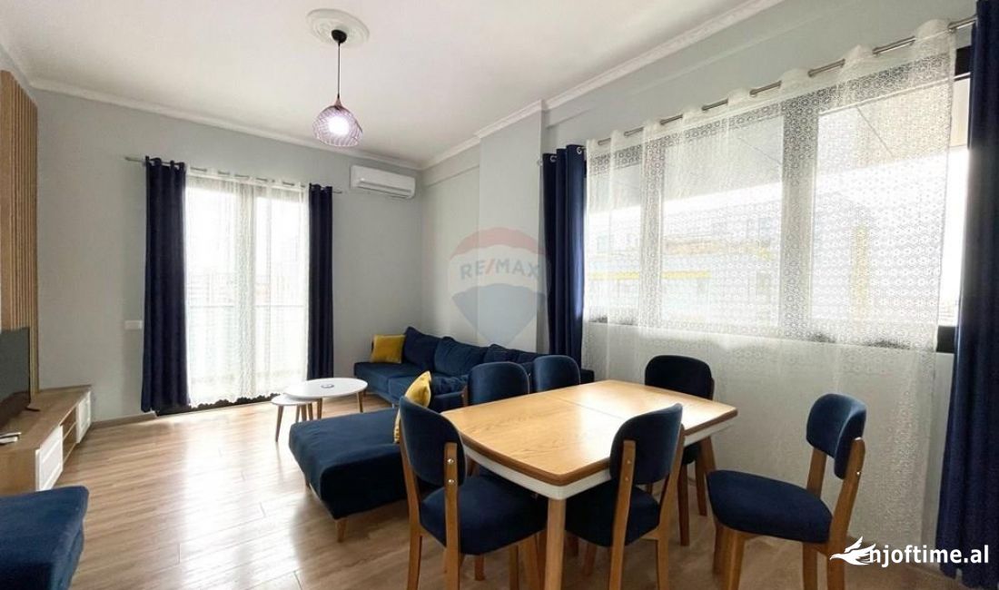 Shtepi me qera Apartament ne Tirane, 2+1, Mobilimi E mobiluar, Pagesa 800  Euro.