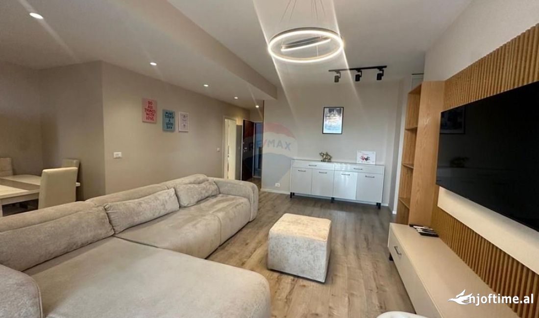 Shtepi me qera Apartament ne Tirane, 2+1, Mobilimi E mobiluar, Pagesa 800  Euro.