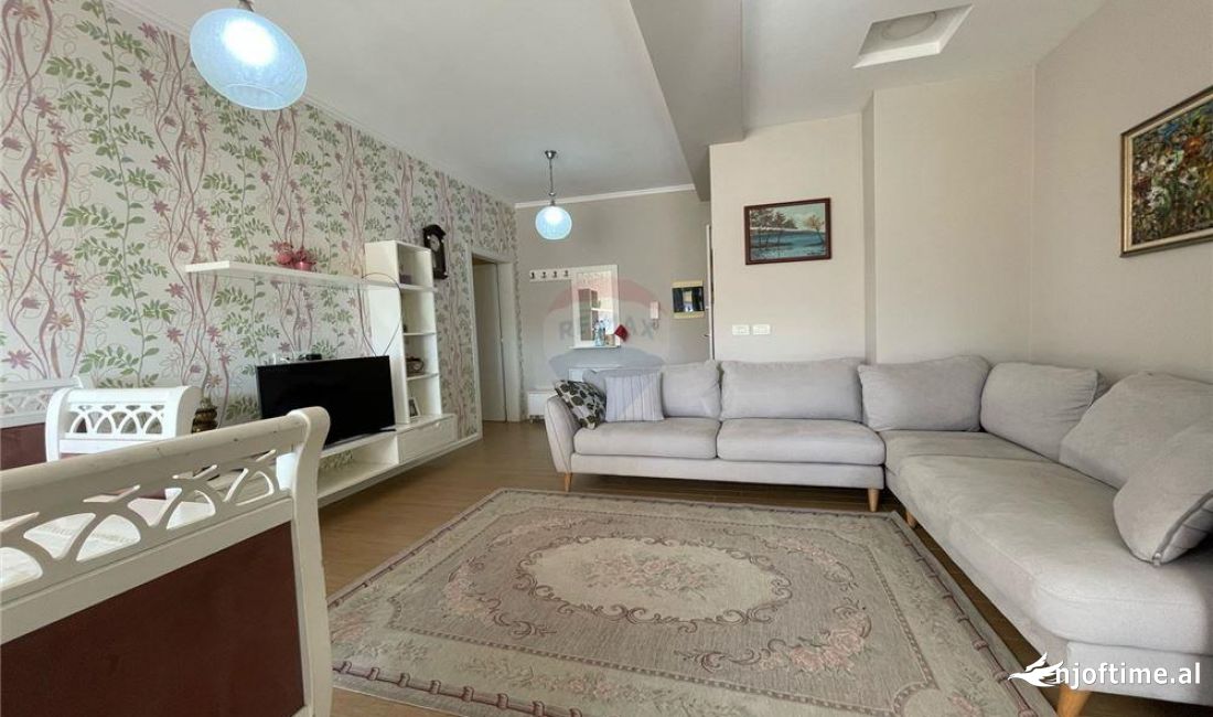 Shtepi me qera Apartament ne Tirane, 2+1, Mobilimi E mobiluar, Pagesa 750  Euro.