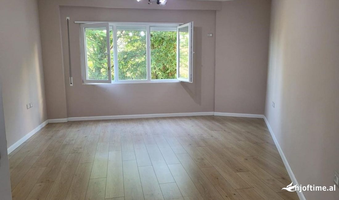 Shtepi me qera Apartament ne Tirane, 1+1, Mobilimi Pjeserisht e mobiluar, Pagesa 350  Euro.