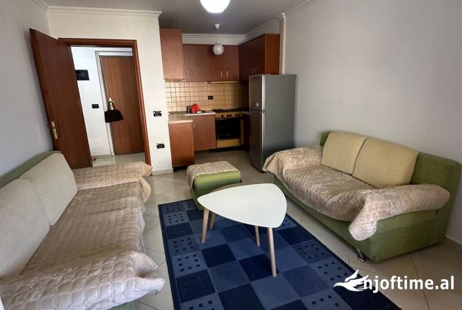 Shtepi me qera 2+1 ne Tirane - 490 Euro