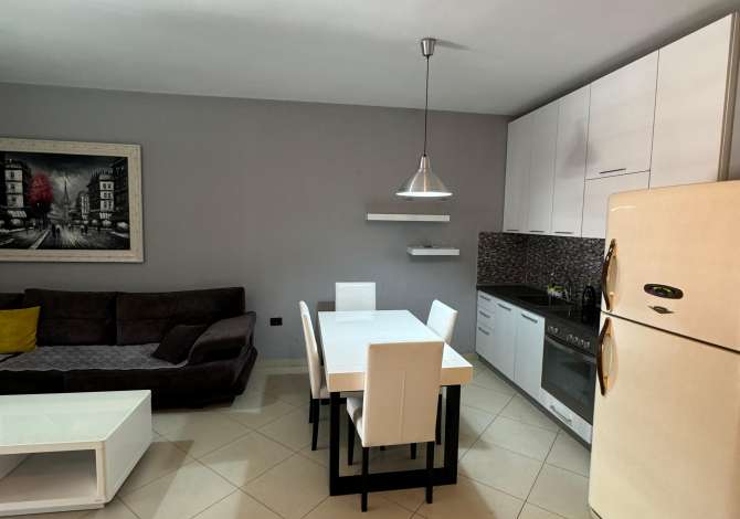 Shtepi me qera 2+1 ne Tirane - 450 Euro