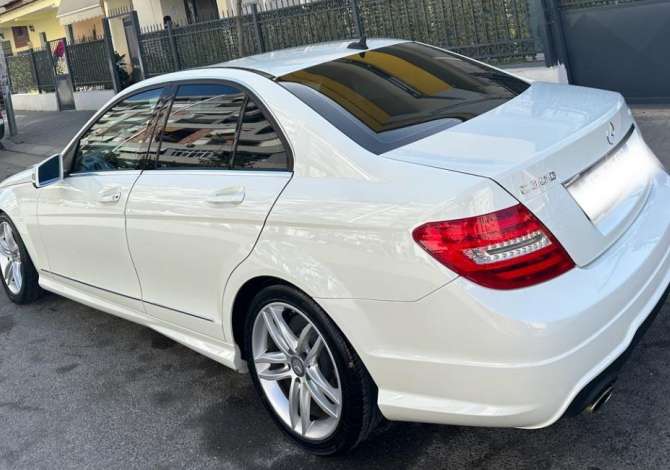 Makina ne shitje ne Tirane - 10,000 Euro