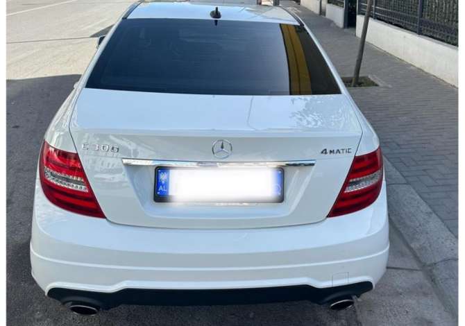 Makina ne shitje ne Tirane - 10,000 Euro