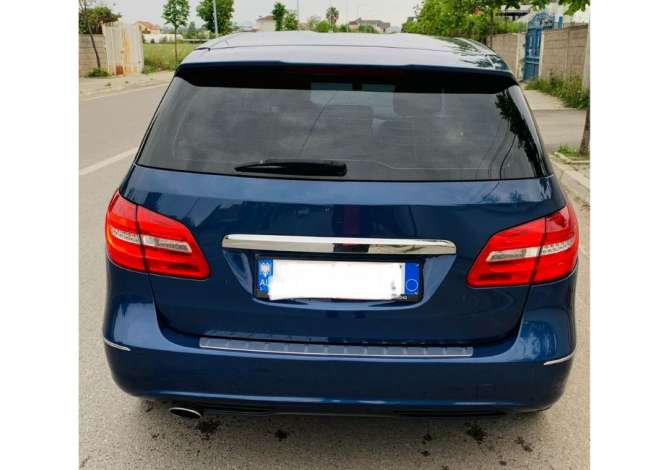 Makina ne shitje ne Tirane - 9,000 Euro