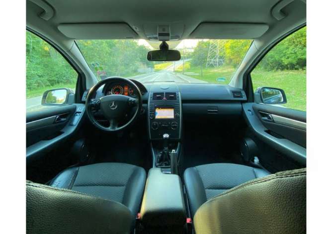 Jepet me qera Makina Mercedes Benz A-Class duke filluar nga 25 euro dita