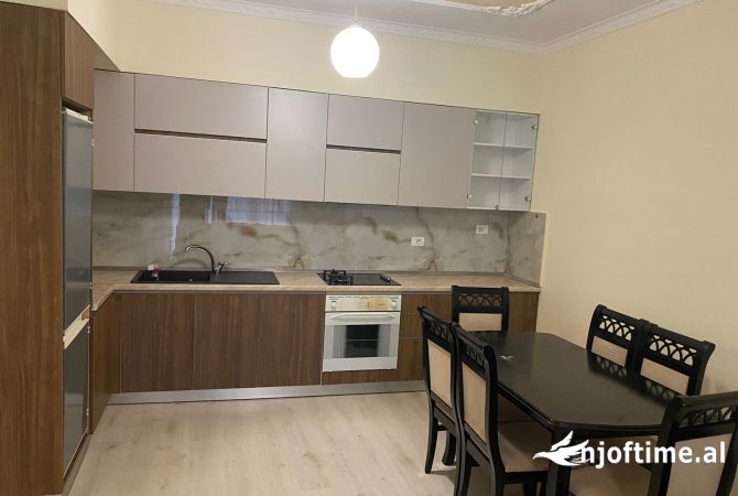 Shtepi me qera 2+1 ne Tirane - 600 Euro