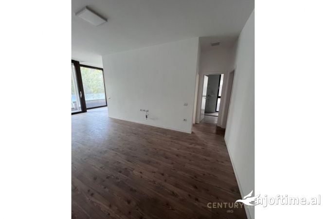 Shtepi me qera 2+1 ne Tirane - 1,000 Euro