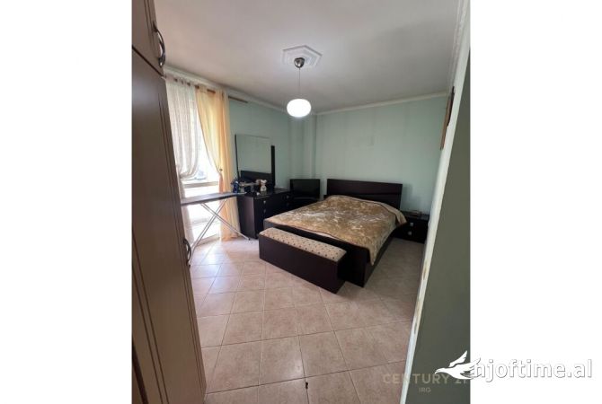Shtepi me qera Apartament ne Tirane, 2+1, Mobilimi E mobiluar, Pagesa 600  Euro.