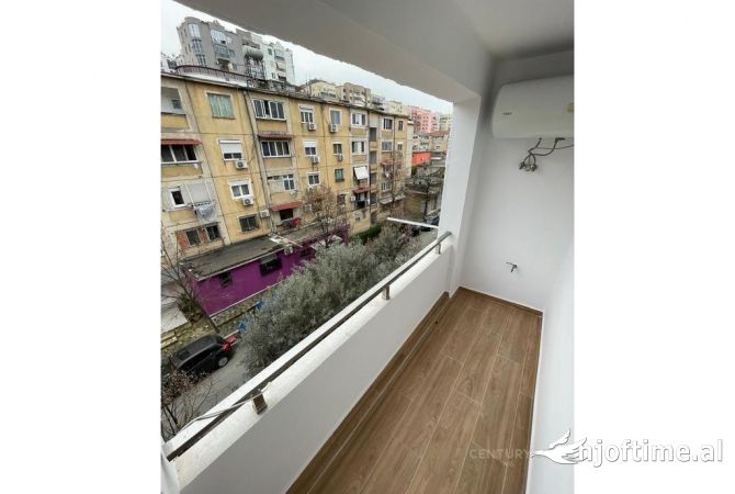 Shtepi ne shitje Apartament ne Tirane, 2+1, Mobilimi Bosh, pa mobiluar, Pagesa 148,000  Euro.