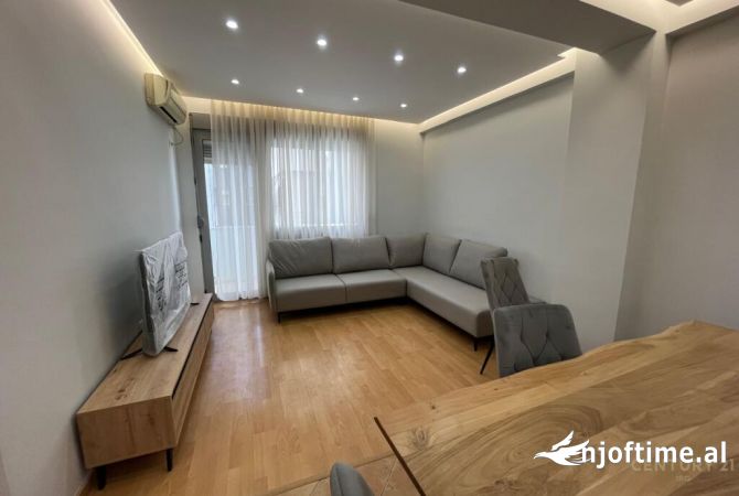 Shtepi me qera 2+1 ne Tirane - 750 Euro