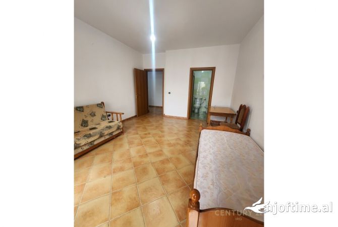 Shtepi ne shitje Apartament ne Tirane, 2+1, Mobilimi Bosh, pa mobiluar, Pagesa 163,000  Euro.