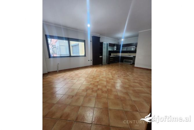 Shtepi ne shitje 2+1 ne Tirane - 163,000 Euro