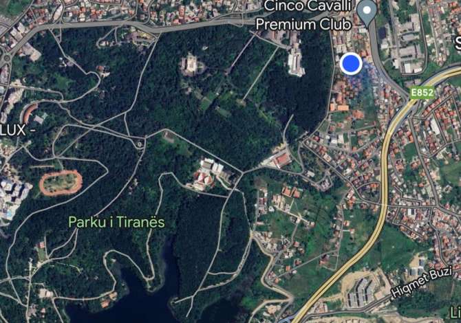 Truall ose Toke ne Tirane - 220,000 Euro