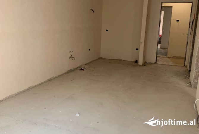 Shtepi ne shitje 1+1 ne Tirane - 105,000 Euro