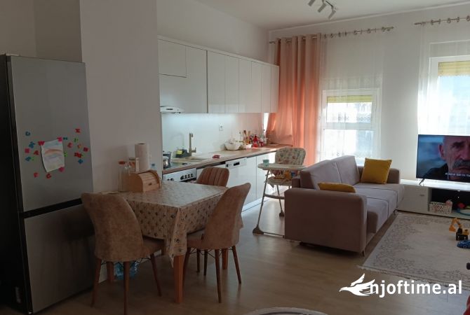 Shtepi me qera 2+1 ne Tirane - 500 Euro