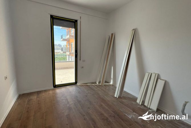 Shtepi ne shitje 2+1 ne Tirane - 180,000 Euro