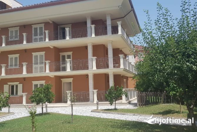 Casa in affitto 7+1 a Tirana - 10,000 Euro