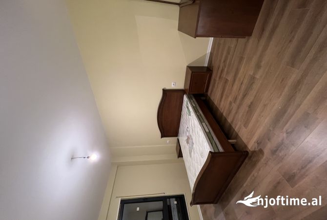 Shtepi me qera 2+1 ne Tirane - 700 Euro