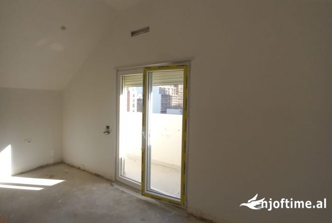 Shtepi ne shitje 3+1 ne Tirane - 320,000 Euro