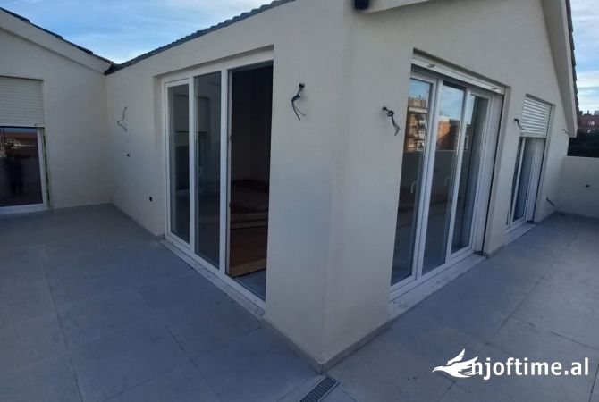 Shtepi ne shitje 3+1 ne Tirane - 320,000 Euro